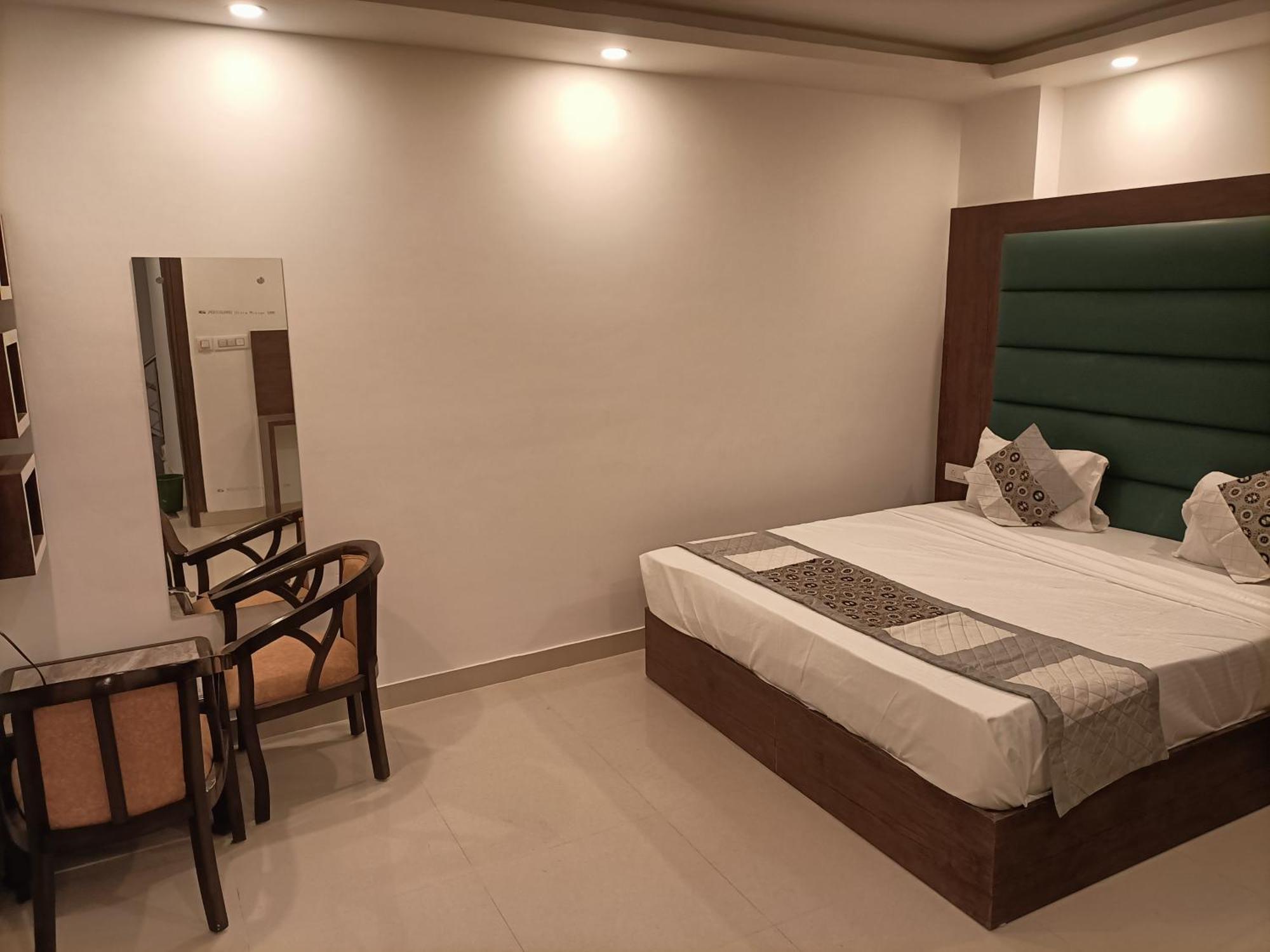 Hotel Vista Premium Tark A Family Hotel Near Igi Airport Delhi Neu-Delhi Exterior foto